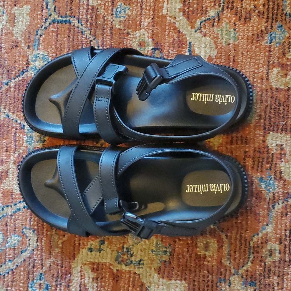 Olivia Miller Tessa Sandal